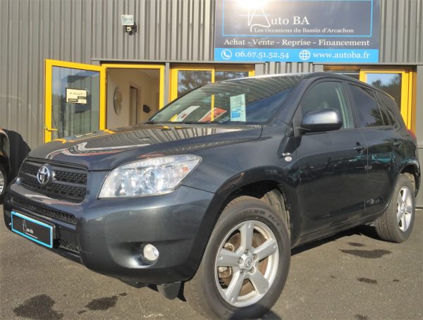 RAV4 136 D4D Life 4WD Cuir Entretenu Toyota