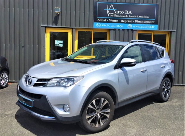 RAV4 d4d 124cv LIFE 2WD + GPS Attelage 75 000kms Entretien Toyota complet