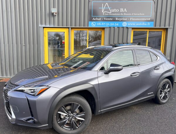 LEXUS UX 250H LUXE avec TOIT OUVRANT , GPS