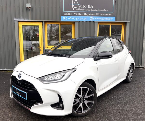 Toyota YARIS Hybride 116H COLLECTION , Toit PANORAMIQUE, 20 000 kms